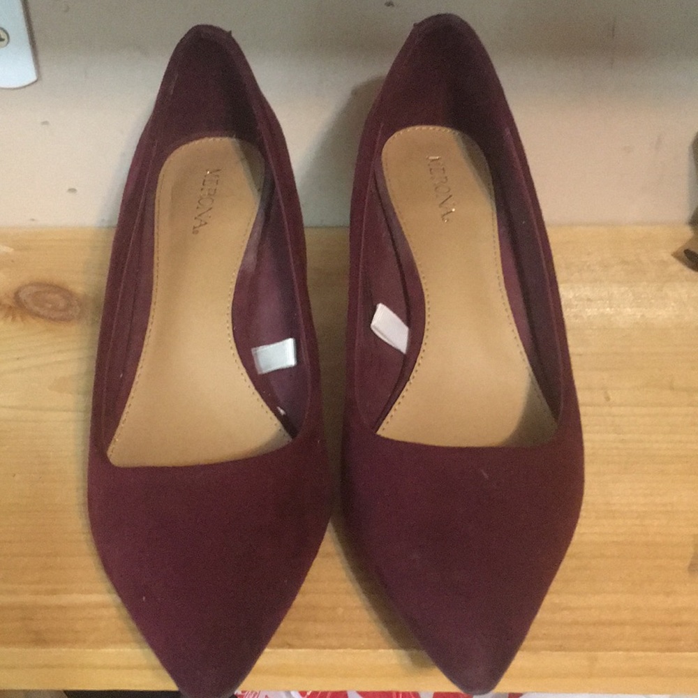 Beautiful wine colored mid height heels